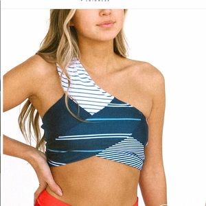 NWT Nani one shoulder bikini top